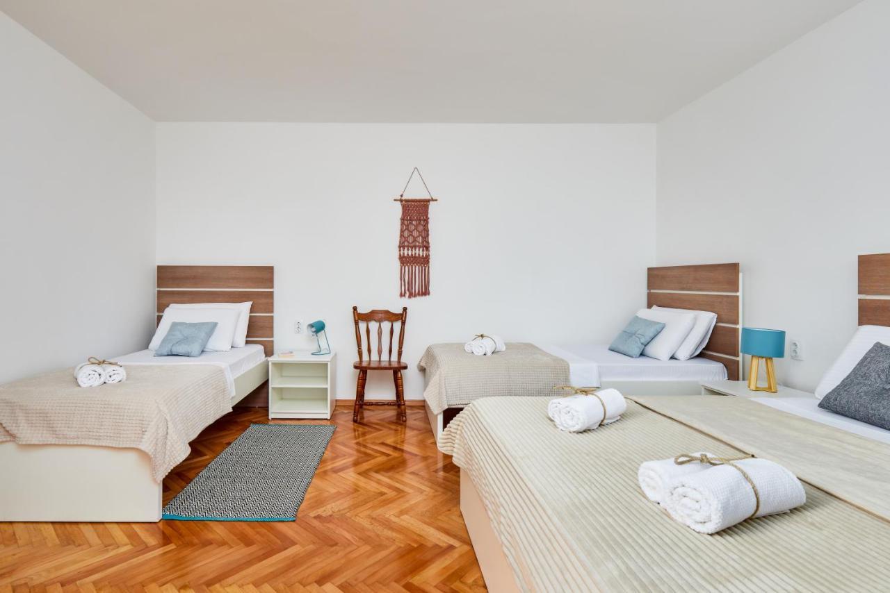 Waikiki Beach House Tivat Exterior foto