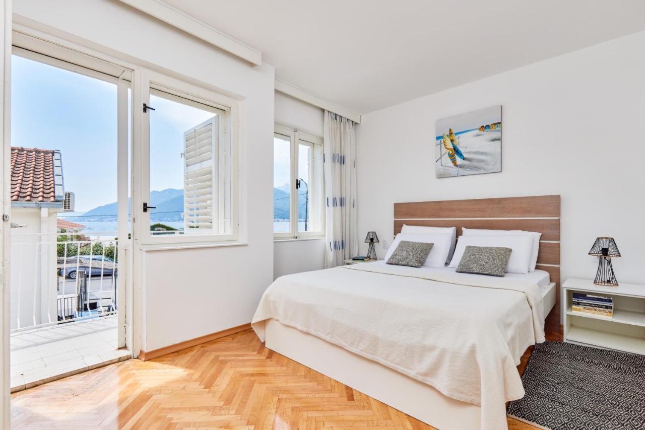 Waikiki Beach House Tivat Exterior foto