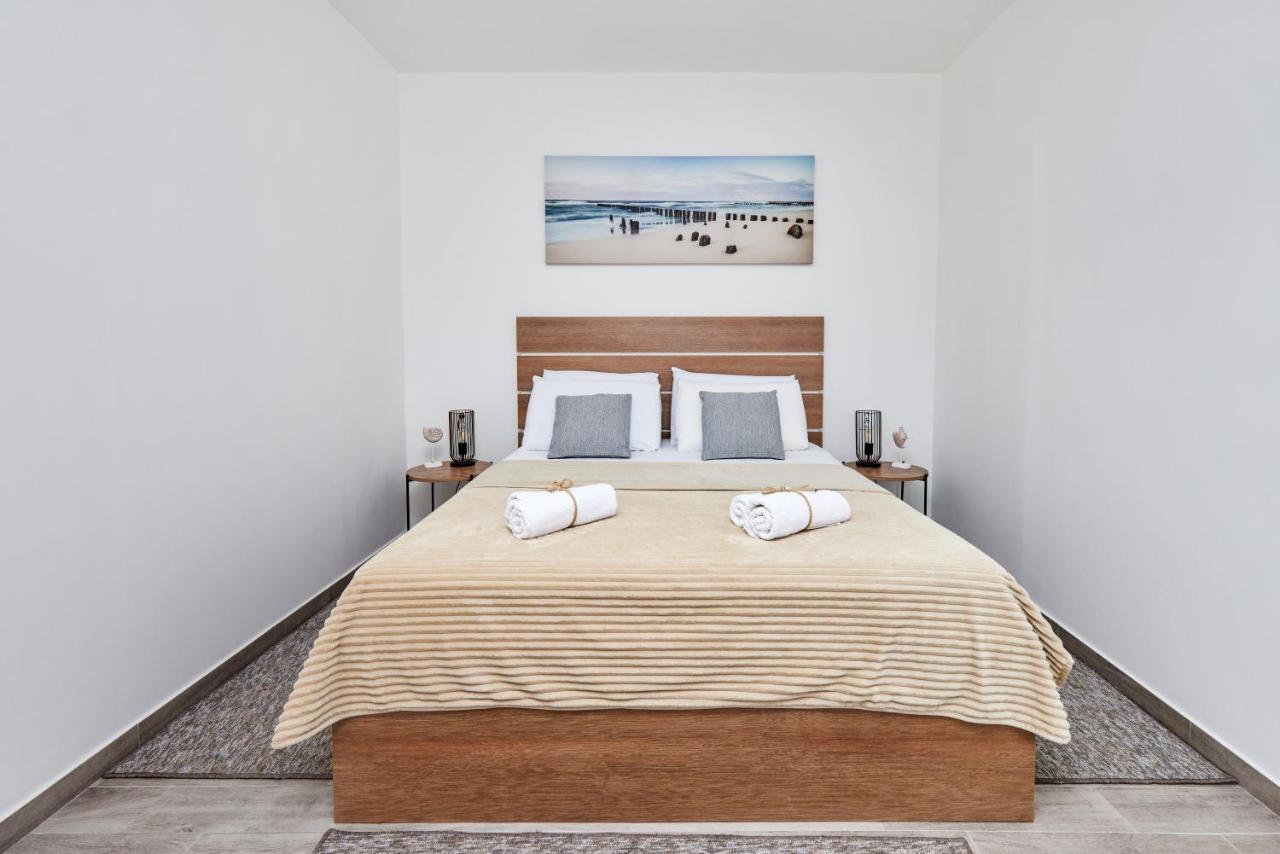 Waikiki Beach House Tivat Exterior foto