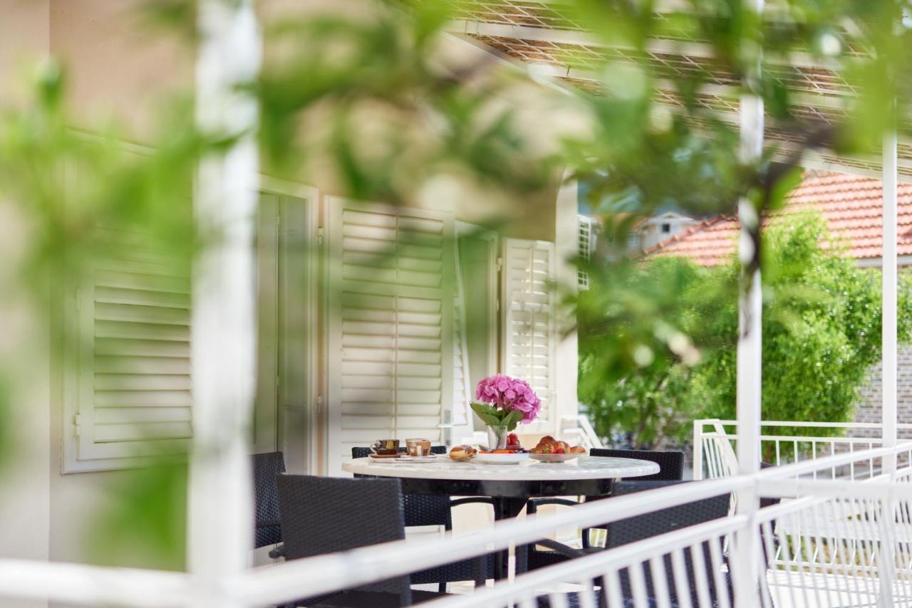 Waikiki Beach House Tivat Exterior foto