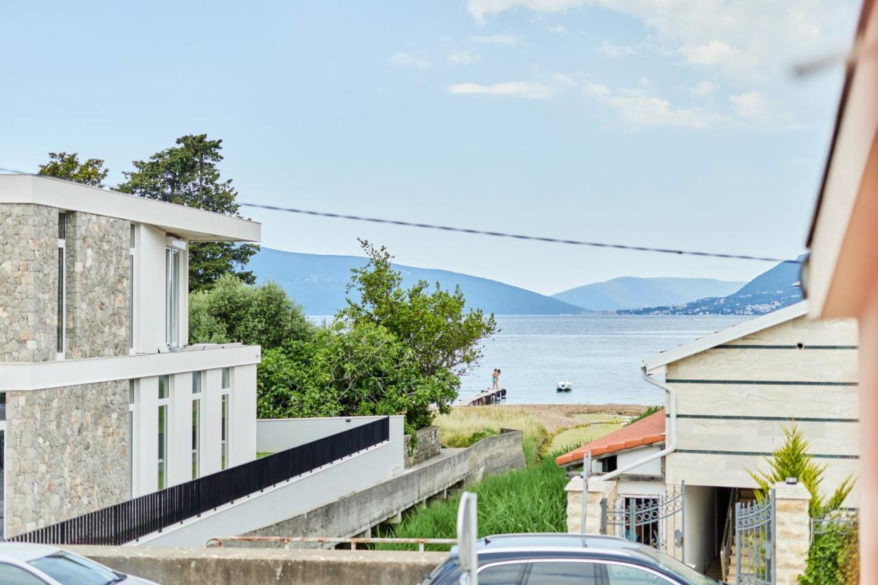 Waikiki Beach House Tivat Exterior foto