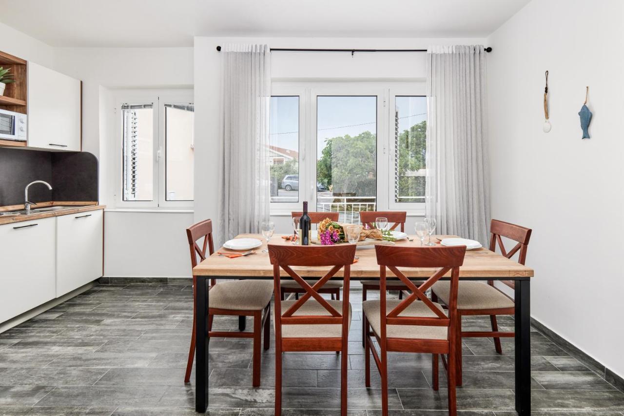 Waikiki Beach House Tivat Exterior foto