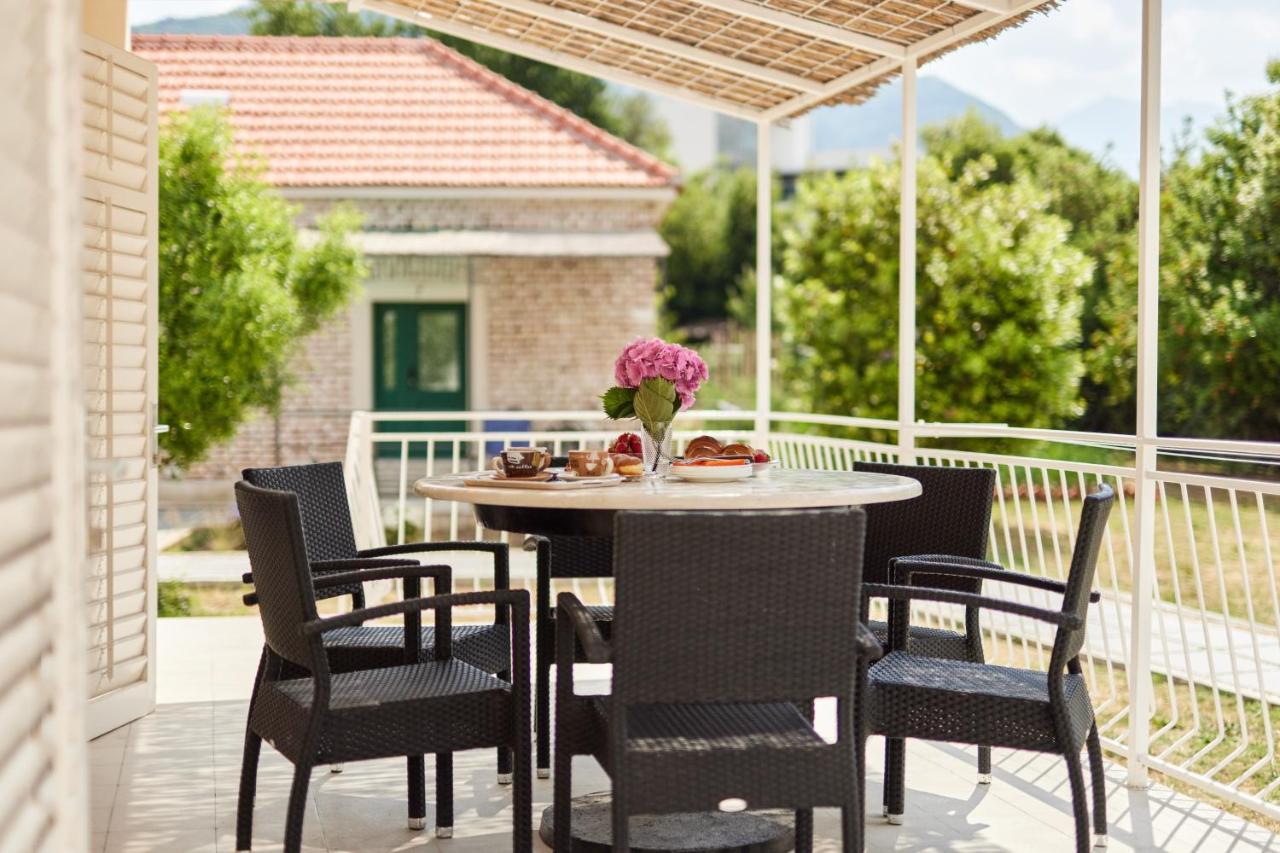 Waikiki Beach House Tivat Exterior foto