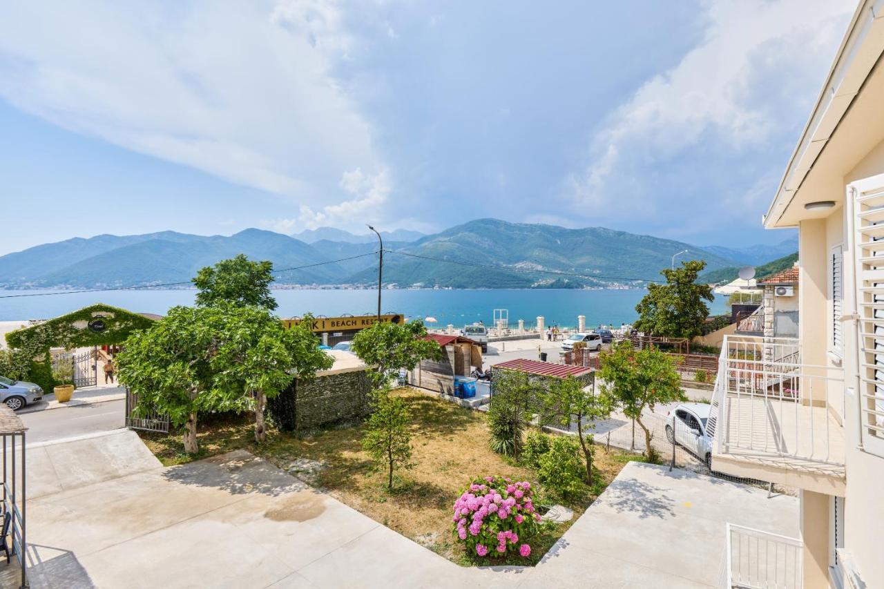 Waikiki Beach House Tivat Exterior foto