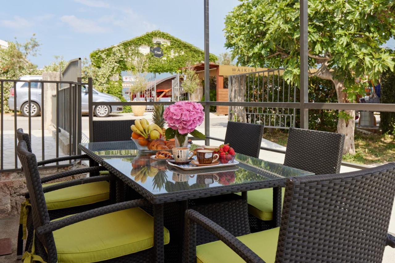 Waikiki Beach House Tivat Exterior foto