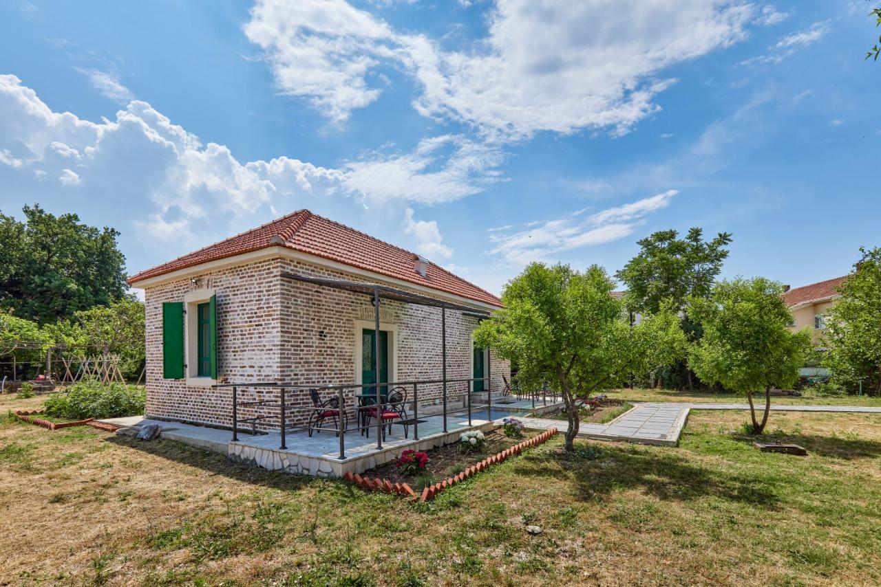 Waikiki Beach House Tivat Exterior foto