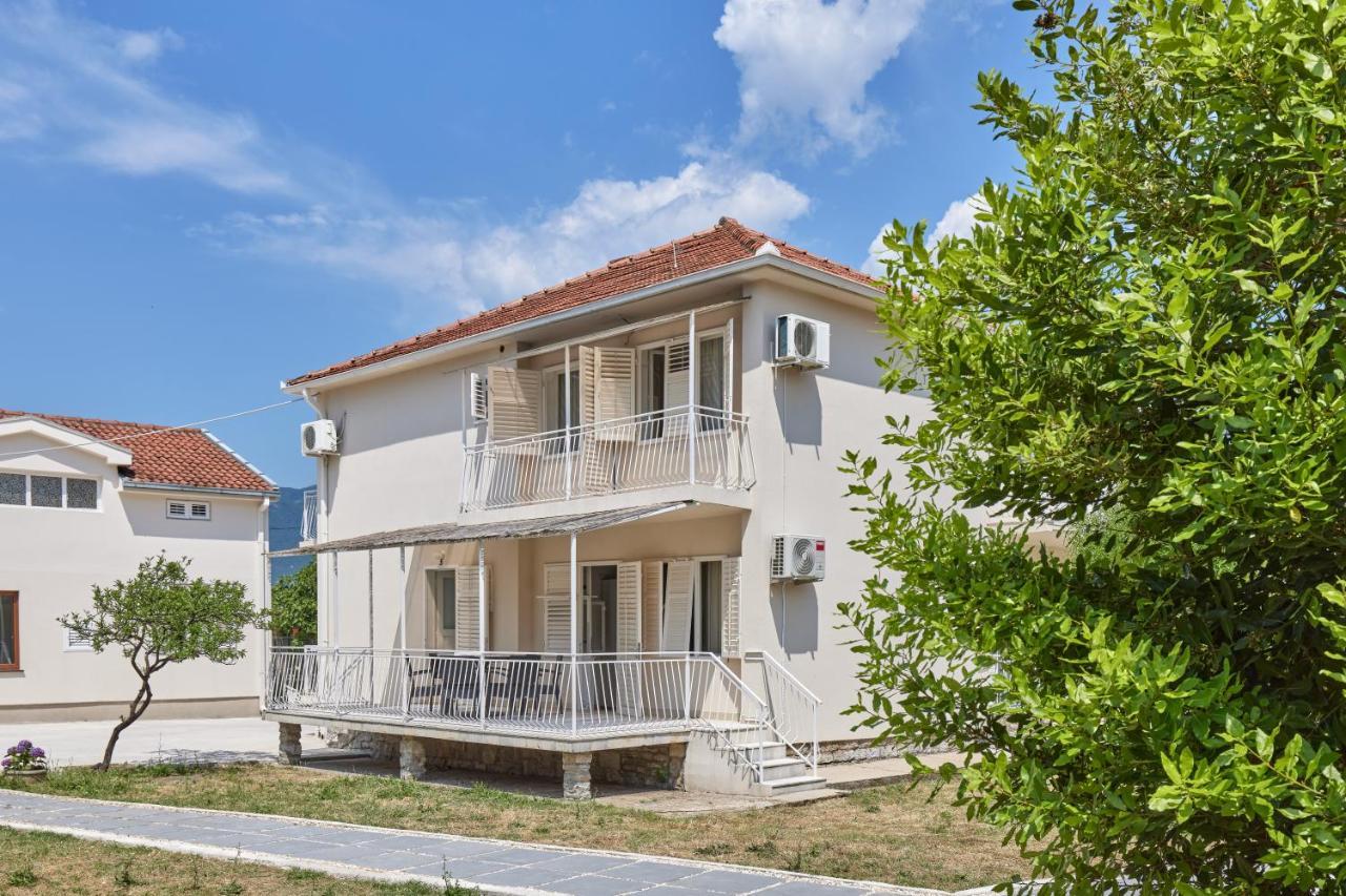 Waikiki Beach House Tivat Exterior foto