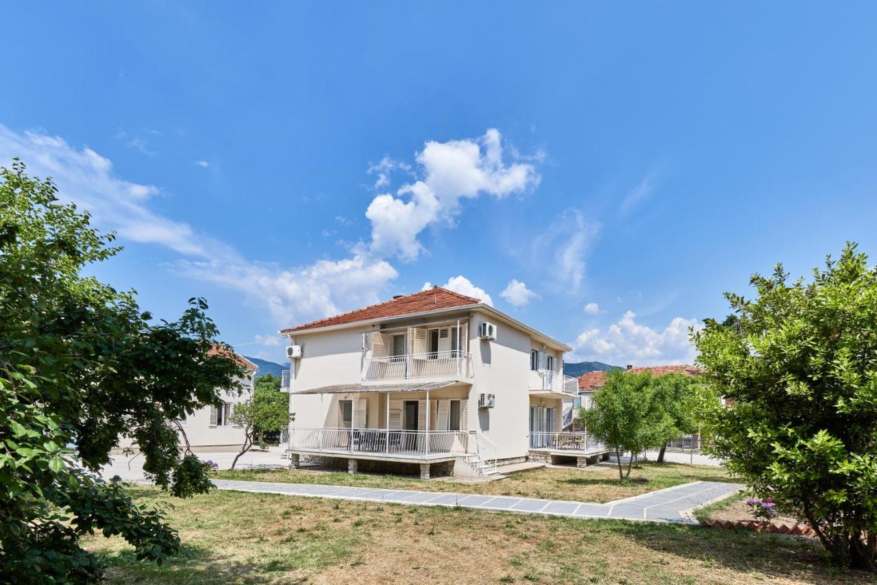 Waikiki Beach House Tivat Exterior foto